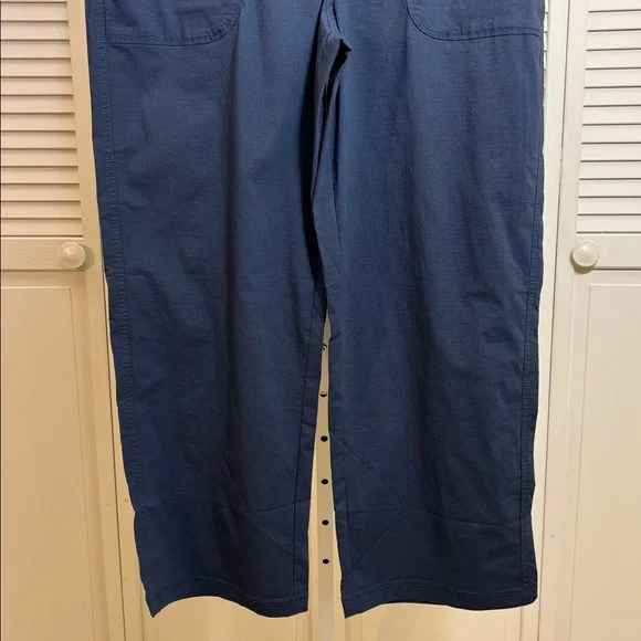 NWT Title Nine Women's Brash Tie Front Blue Cropped Cotton Blend Pants Medium - Picture 3 of 13